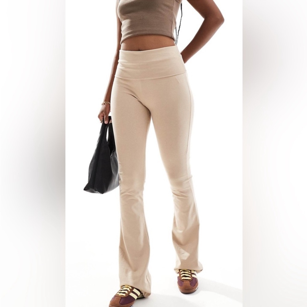 Stradivarius fold over beige leggings